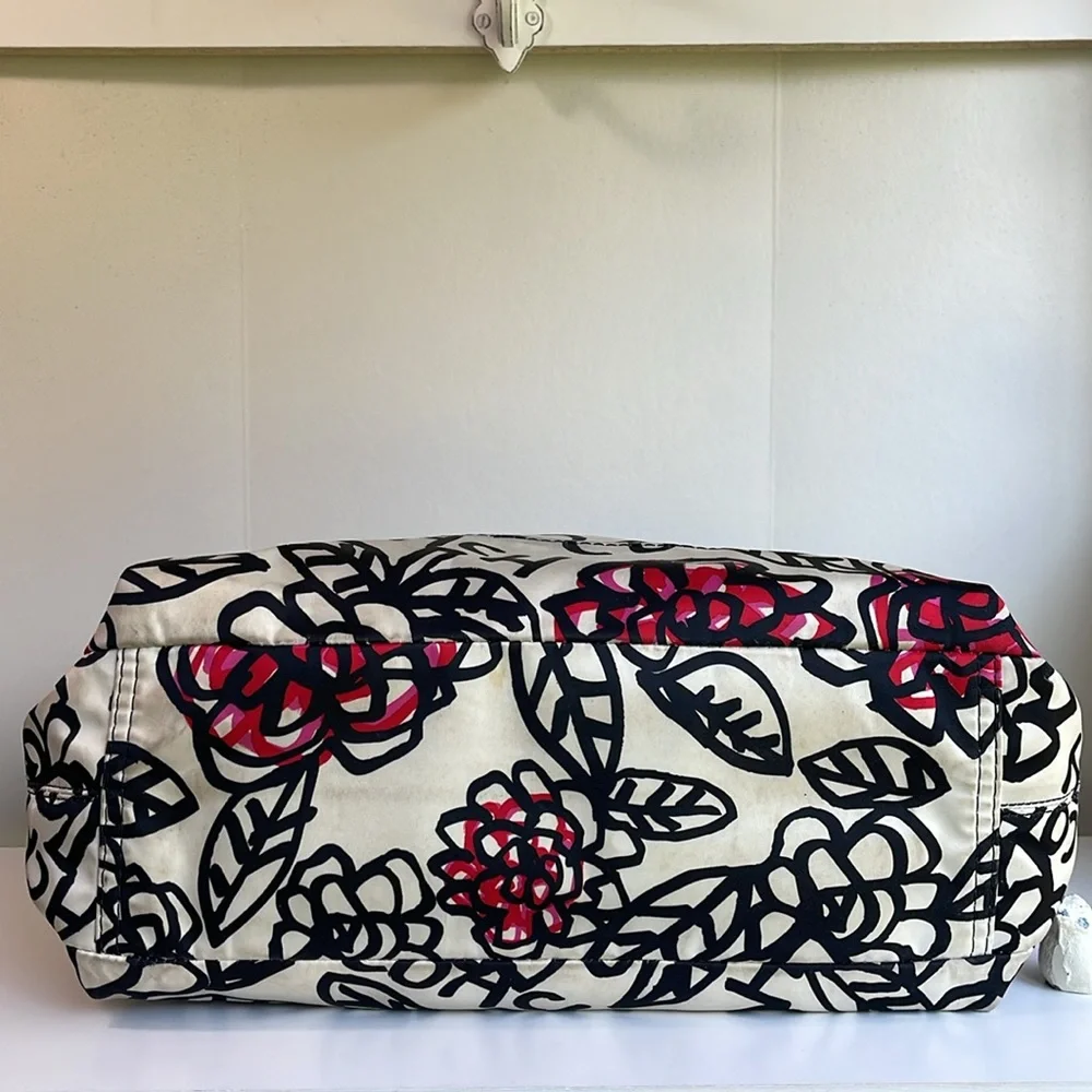 Coach Poppy Tote - Picture 14 of 17